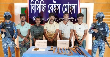 মোংলায় বাণিজ্যিক জাহাজে চুরির প্রস্তুতি, অস্ত্রসহ আটক ৫