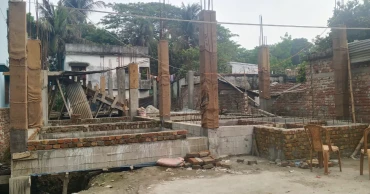 বেনাপোলে চাঁদা না দেওয়ায় বাড়ি নির্মাণকাজ বন্ধ করে দেওয়ার অভিযোগ