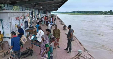 পদ্মায় তীব্র স্রোত, দৌলতদিয়া-পাটুরিয়া নৌপথে যান চলাচল ব্যাহত