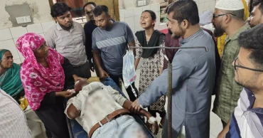 চুয়াডাঙ্গায় ঢাকাগামী বাস উল্টে আহত ২৩, তিনজনের অবস্থা আশঙ্কাজনক