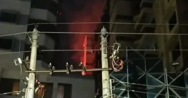 রাজধানীর বহুতল ভবনে আগুন, নিহত ২