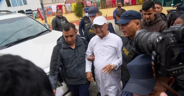 সেপ্টেম্বরের বিক্ষোভে মৃত্যু: নেপালের সাবেক প্রধানমন্ত্রী ও স্বরাষ্ট্রমন্ত্রী গ্রেপ্তার