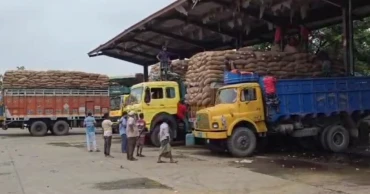 ভারত থেকে চাল আসছেই, তবুও দাম কমার লক্ষণ নেই যশোরে