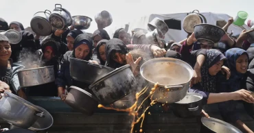 ত্রাণ সহায়তা নিতে গিয়ে হামলার শিকার হচ্ছেন গাজাবাসীরা