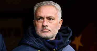 সমালোচনার ঝড়ের পর চার ম্যাচ নিষিদ্ধ মরিনিয়ো