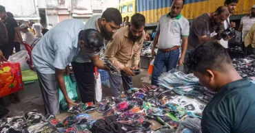 ছড়াচ্ছে করোনা, বাড়ছে মাস্কের দাম