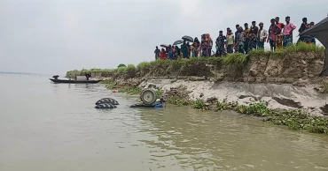 ফরিদপুরে ট্রাক্টর উল্টে পদ্মা নদীতে পড়ে চালকের মৃত্যু