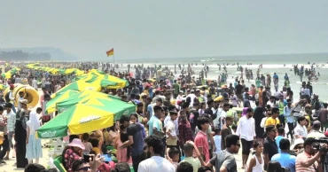 পর্যটকে টইটম্বুর কক্সবাজার