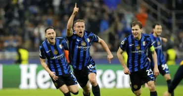 সাত গোলের থ্রিলারে বার্সেলোনাকে হারিয়ে ফাইনালে ইন্টার