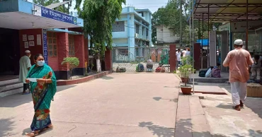 করোনার সতর্কতা নেই হিলি চেকপোস্টে