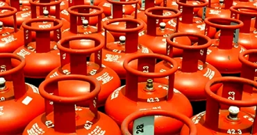 ১২ কেজি এলপিজি সিলিন্ডারে কমল ২৮ টাকা