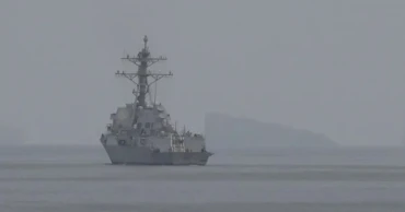 হরমুজ প্রণালির মাইন অপসারণে রণতরী পাঠিয়েছে যুক্তরাষ্ট্র