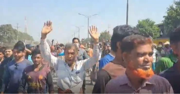 ইটভাটা ভাঙার প্রতিবাদে সাভারে মহাসড়ক অবরোধ