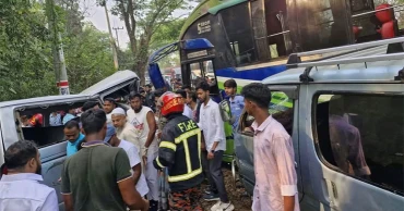 লোহাগাড়ায় বাস-মাইক্রোবাসের সংঘর্ষে নিহত বেড়ে ১০