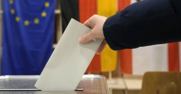 পরিবর্তনের আভাস দিয়ে জার্মানিতে চলছে ভোটগ্রহণ