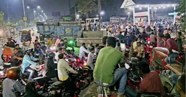 লালমনিরহাটে তেলের সংকট, পাম্পে দীর্ঘ লাইন