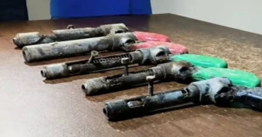 বরিশালে পুকুরপাড়ে মিলল ৫ পাইপগান