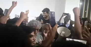 কুয়েটের উপাচার্যের অব্যাহতি, অনশন ভেঙে শিক্ষার্থীদের আনন্দ মিছিল