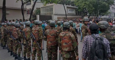 মহানবীকে (সা.) কটূক্তির অভিযোগে তেজগাঁওয়ে শ্রমিকদের সড়ক অবরোধ