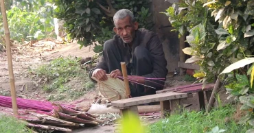 ছেলে দুবাই শহরে, বৃদ্ধ পাঁচু মিয়ার ঠাঁই ঝুপড়ি ঘরে