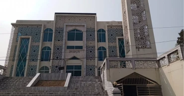 ৫ বছরেই বেহাল চুয়াডাঙ্গা জেলা মডেল মসজিদ