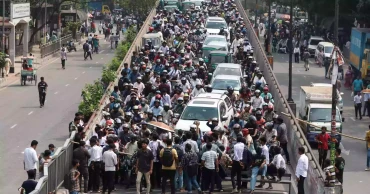 তেজগাঁওয়ে পলিটেকনিক শিক্ষার্থীদের সড়ক অবরোধ, তীব্র যানজট