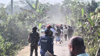 ফরিদপুরে দুই উপজেলাবাসীর সংঘর্ষে আহত ২০, বাড়িঘর ভাঙচুর ও অগ্নিসংযোগ