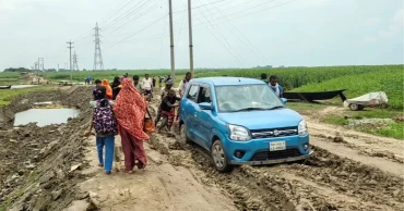 দুটি সেতুর অভাবে বিচ্ছিন্ন পদ্মার চরাঞ্চলের প্রায় এক লাখ মানুষ