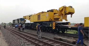 নাটোরে ৭ ঘণ্টার ব্যবধানে দুটি ট্রেনের ইঞ্জিন লাইনচ্যুত