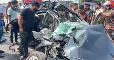 মুন্সীগঞ্জে প্রাইভেটকারে বাসের ধাক্কা, নিহত ৪