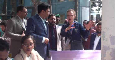 নাটোরে ইউরোপীয় ইউনিয়নের প্রতিনিধিদের উপস্থিতিতে নির্বাচনি সামগ্রী বিতরণ