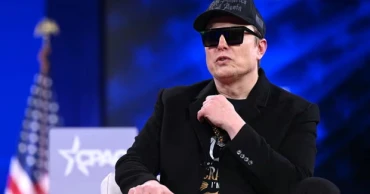 মাস্কের কানাডীয় নাগরিকত্ব বাতিলের পিটিশনে সই