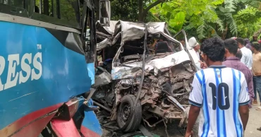 পাবনায় লাশবাহী অ্যাম্বুলেন্সে বাসের ধাক্কায় নিহত ৩