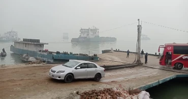 ১৫ ঘণ্টা পর দুই নৌরুটে ফেরি চলাচল শুরু