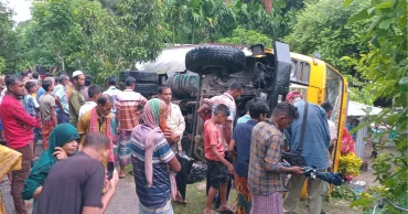 নড়াইলে ঘরের ওপর পাথরবোঝাই ট্রাক উল্টে পড়ে শিক্ষার্থী নিহত