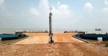 ডুবোচরে ৭ নম্বর ঘাট বন্ধ, দৌলতদিয়ায় যানবাহনের দীর্ঘ সারি