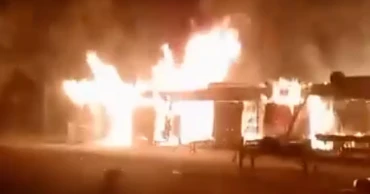 ফরিদপুরে আগুনে পুড়ল ১০ দোকান, ৩০ লাখ টাকার ক্ষয়ক্ষতি