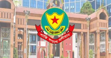 বোতলকাণ্ডে আটক জবি শিক্ষার্থীকে অভিভাবকের কাছে হস্তান্তর