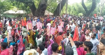 প্রশাসনের আশ্বাসে অবরোধ তুলে নিলেন চা শ্রমিকরা