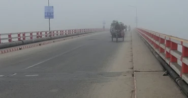 কুয়াশায় ঢাকা পড়েছে পঞ্চগড়, স্থবির জনজীবন