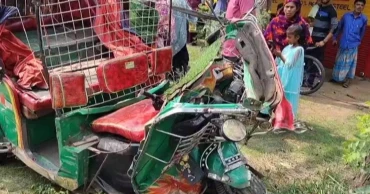 কুমিল্লায় অটোরিকশার পেছনে বাসের ধাক্কায় হতাহত ৫
