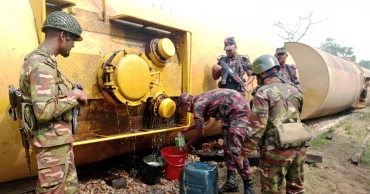 হবিগঞ্জে তেলবাহী ট্রেন দুর্ঘটনার পর ১০০০ লিটার ডিজেল উদ্ধার
