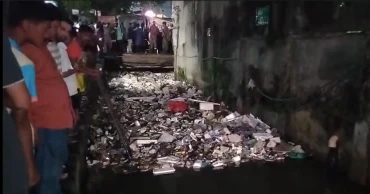 চট্টগ্রামে রিকশা উল্টে নালায় শিশু নিখোঁজ