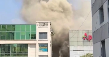 ধানমণ্ডি ২৭-এ এপেক্সের শোরুমের আগুন নিয়ন্ত্রণে
