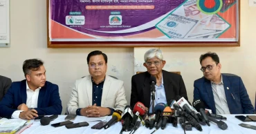 আমরা একশ চাপের মধ্যে আছি, খুরের ওপর দিয়ে হাঁটছি: অর্থ উপদেষ্টা