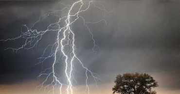 চাঁপাইয়ে বজ্রপাতে ছেলের মৃত্যু, আহত মা