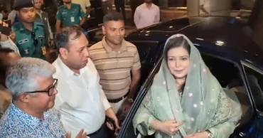 হাসপাতালে অসুস্থ মায়ের সঙ্গে দেখা করলেন জোবাইদা রহমান