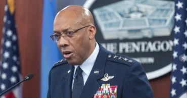 শীর্ষ সামরিক কর্মকর্তাকে বরখাস্ত করলেন ট্রাম্প