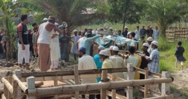 পাশাপাশি কবরে শায়িত সড়ক দুর্ঘটনায় নিহত একই পরিবারের ৯ জন