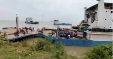 ঈদ শেষে পাটুরিয়া ঘাট দিয়ে ঢাকায় ফিরতে শুরু করেছে মানুষ